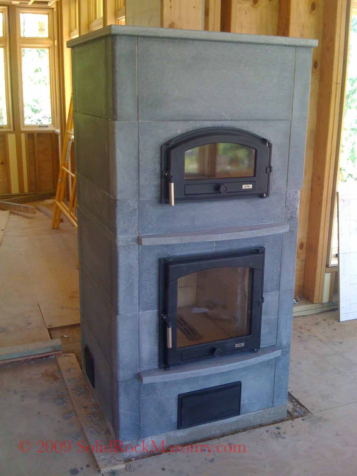 Contraflow Masonry Heater with bakeoven